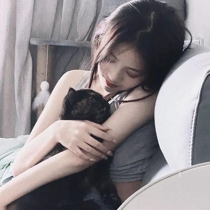弗莉卡 封面